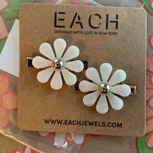 Each Flower Barrette Set